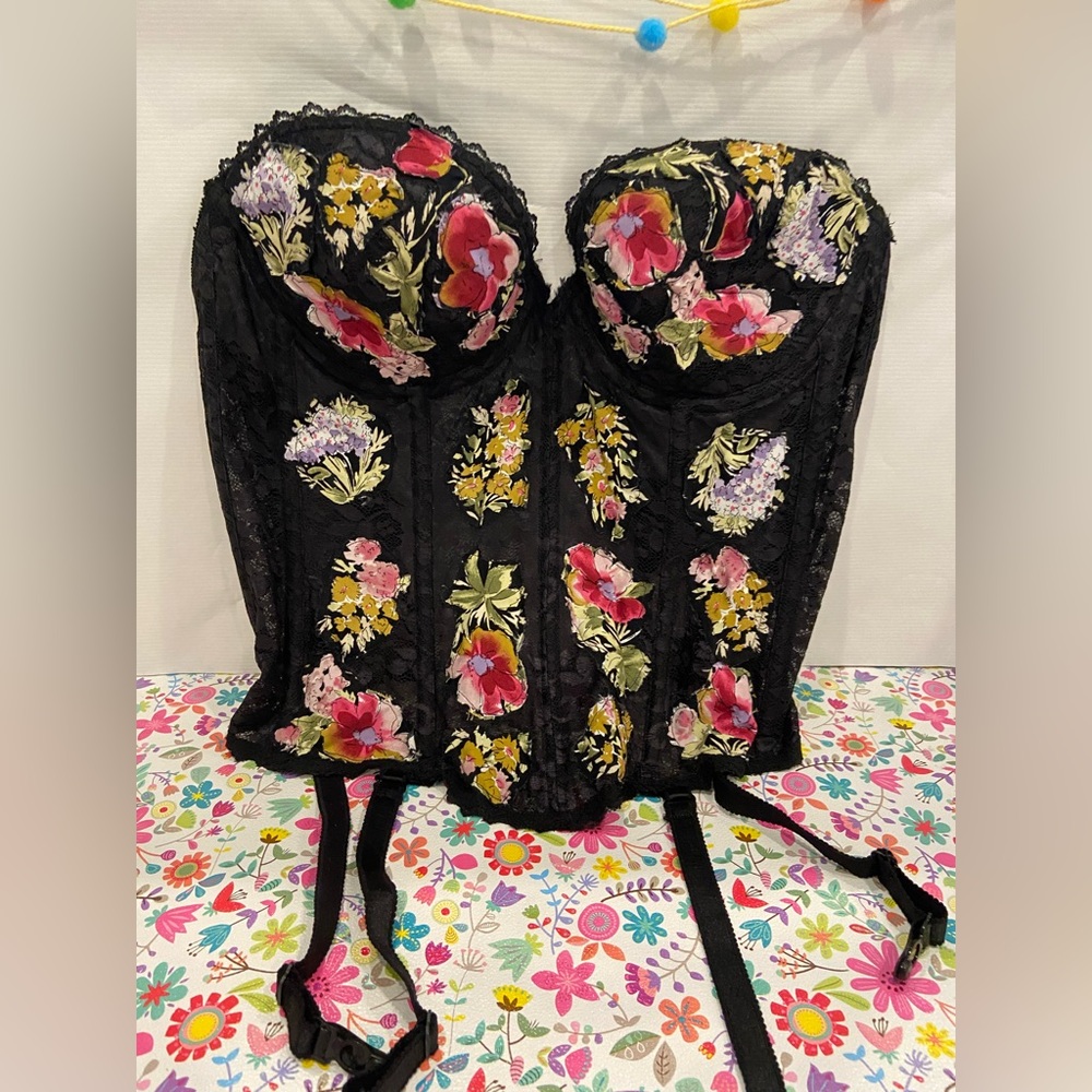 Floral Embroidered Black Corset